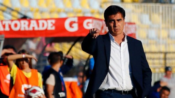 "Gustavo Quinteros fue sincero, me dijo que en Colo Colo no iba a tener muchas chances"
