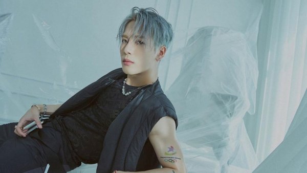Jackson Wang aterriza a Chile como parte de su "Magic Man World Tour"