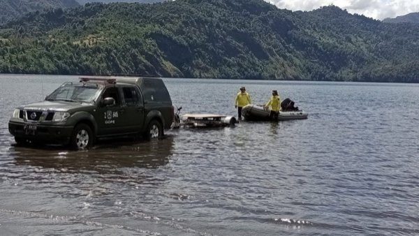 Desapareció hace 5 días en lago Pellaifa: familia pide buzos y drones submarinos
