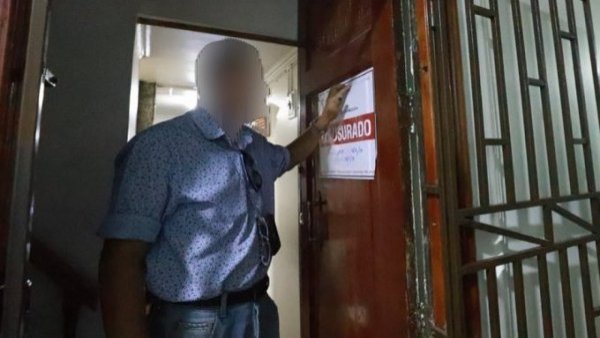 Clausuran departamento de Portal Fernández Concha: desbarataron red de explotación sexual
