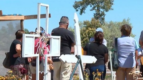 Indignación por cementerio ilegal en El Monte: Familias compraron nichos y no podrán usarlo
