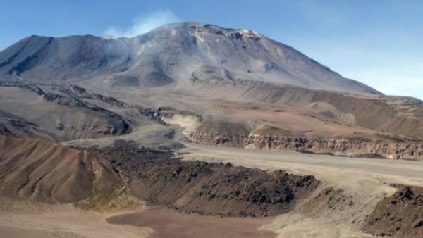 Actualizan Alerta Amarilla en San Pedro de Atacama por actividad de volcán Láscar
