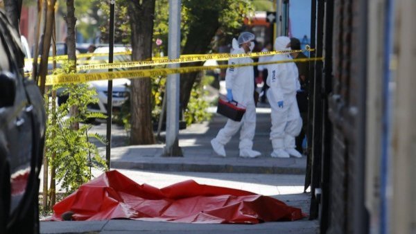 Carabineros abaten a sujeto que disparaba en la vía pública de Santiago
