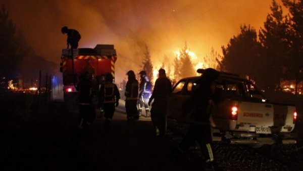 Arraigo nacional y firma quincenal para uno de los formalizados por incendios en Arauco
