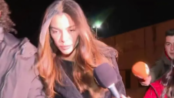 La reacción de Joana Sanz tras visitar a Dani Alves en la cárcel: "No lo voy a dejar solo"
