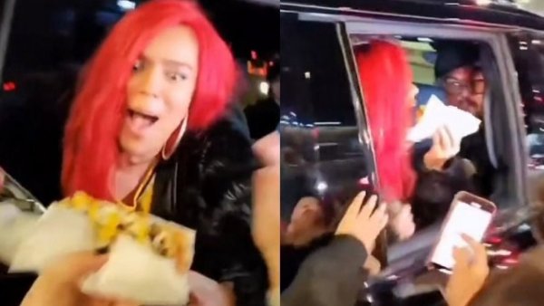 Karol G come hot dog que le regaló una fan y se viraliza en redes sociales
