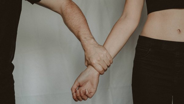 Acosador demandó a víctima por "enviarlo a la friendzone": exige 2,3 millones de dólares
