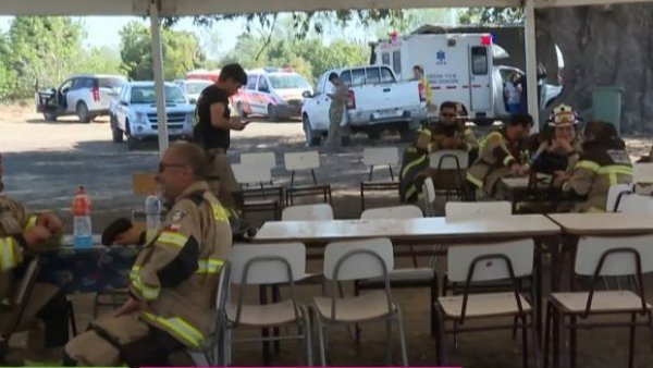 En medio de la desgracia: Vecinos de Yumbel se organizan para ayudar a bomberos
