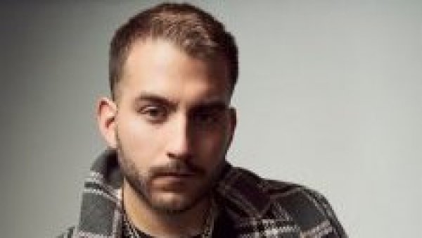 Tres dedos, participante de la Competencia Internacional en el Festival de Viña: "no solo voy como cantante, voy como Ecuador"
