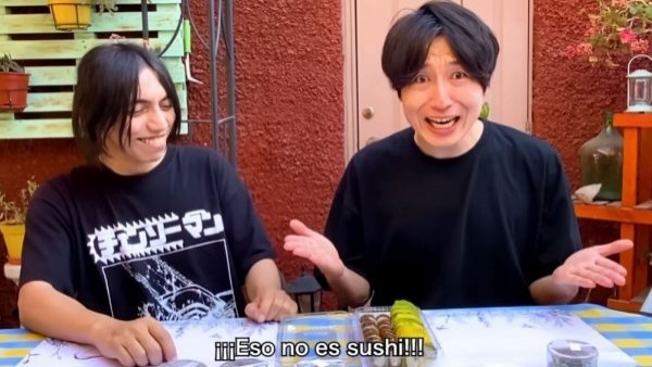 "¡No se fríe!": Youtuber japonés queda impactado con el sushi chileno
