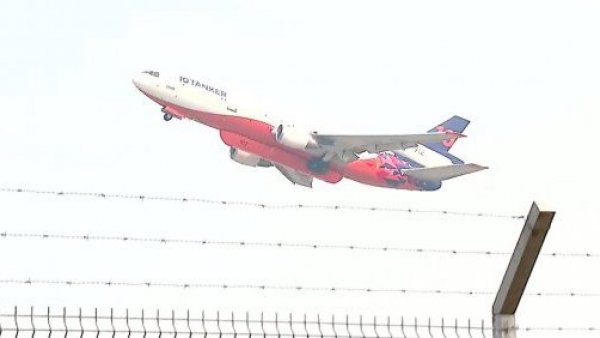 Otra vez en el combate del fuego: Ten Tanker vuelve a volar tras falla mecánica
