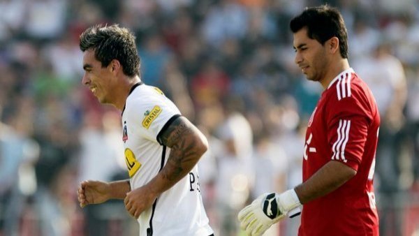 Esteban Paredes eligió el "arquero más difícil" y su recuerdo sobre Johnny Herrera
