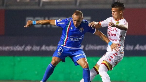 "Que rabia": Los comentarios que generó la presentación de Marcelo Díaz con Audax

