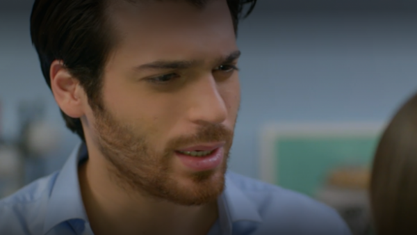 Ferit enfrenta a Nazli

