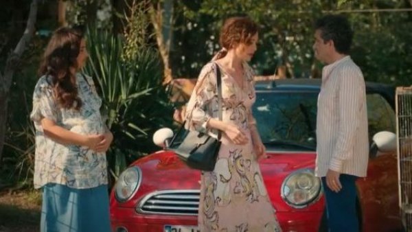 Gonul siente celos al ver que Orhan acompaña a Sengul a un control del bebé
