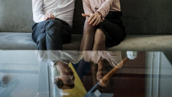Amor de oficina: 51% cree que impacta negativamente, según encuesta
