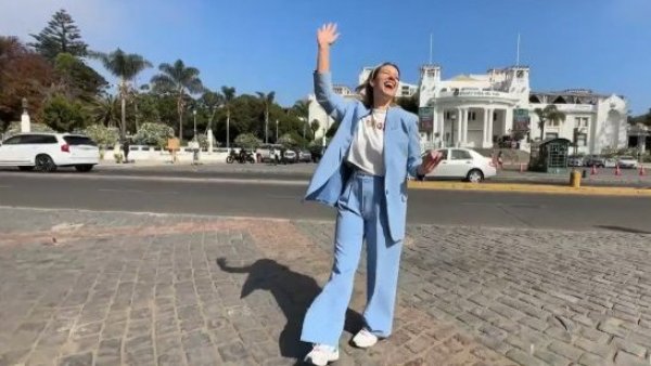 Amikas en Viña: Coté Castro ensaya su paso por la alfombra roja de "Noche Cero"
