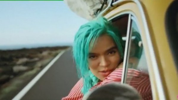 ¡Así están las fanáticas de Karol G para ver a la artista!

