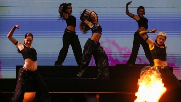 ¿Guiño a Netflix?: La referencia con la cual Tini comenzó su presentación en Viña del Mar

