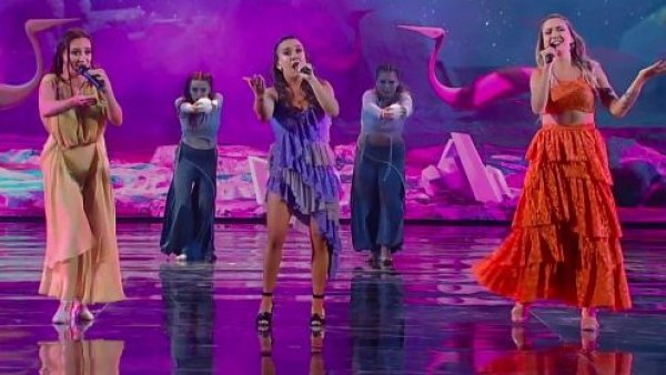 Laia: el trío musical que representó a Chile en la competencia folclórica
