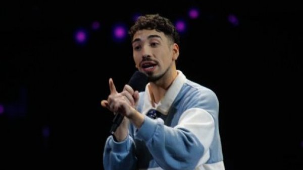 "La llamada más rara del mundo": Diego Urrutia cuenta cómo llegó a Viña sobre el escenario de la Quinta
