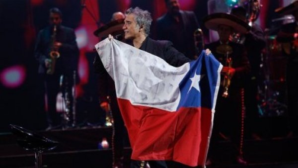 Romanticismo y mariachis: así fue la presentación de Alejandro Fernández sobre la Quinta