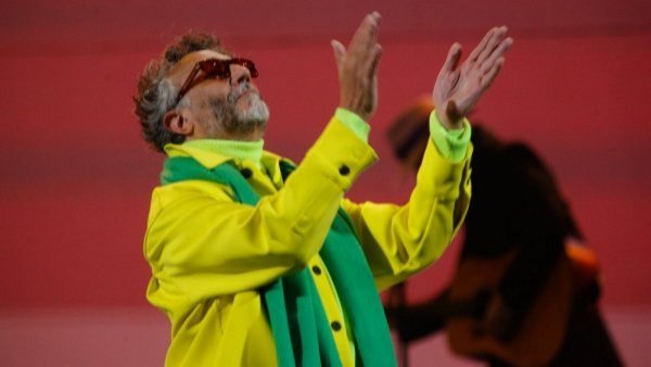 "Esto sí es música": tuiteros se deshacen en elogios para presentación de Fito Páez
