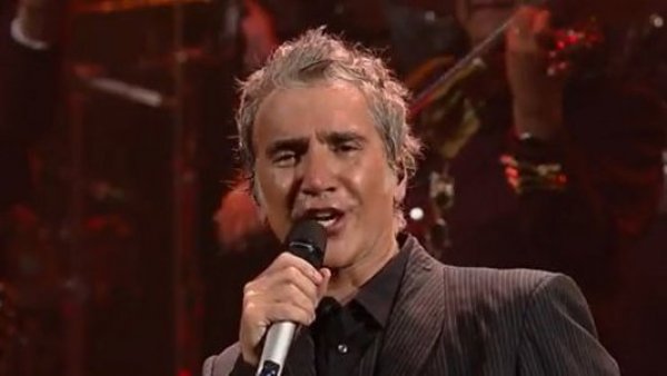 Los incómodos momentos que marcaron la presentación de Alejandro Fernández en Viña 2023
