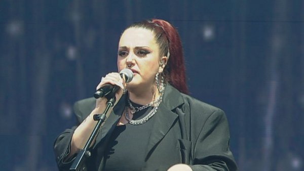 "Me recuerda a Adele": corista de Rels B se llena de elogios en redes sociales
