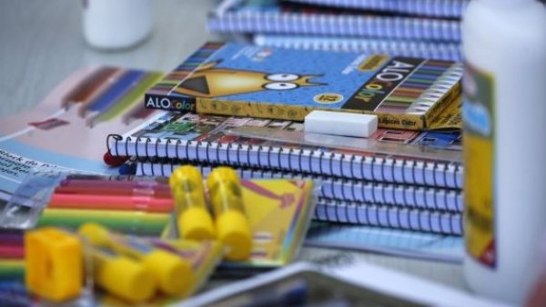 Año escolar 2023: Sernac habilita calculadora para estimar costos de útiles o uniformes
