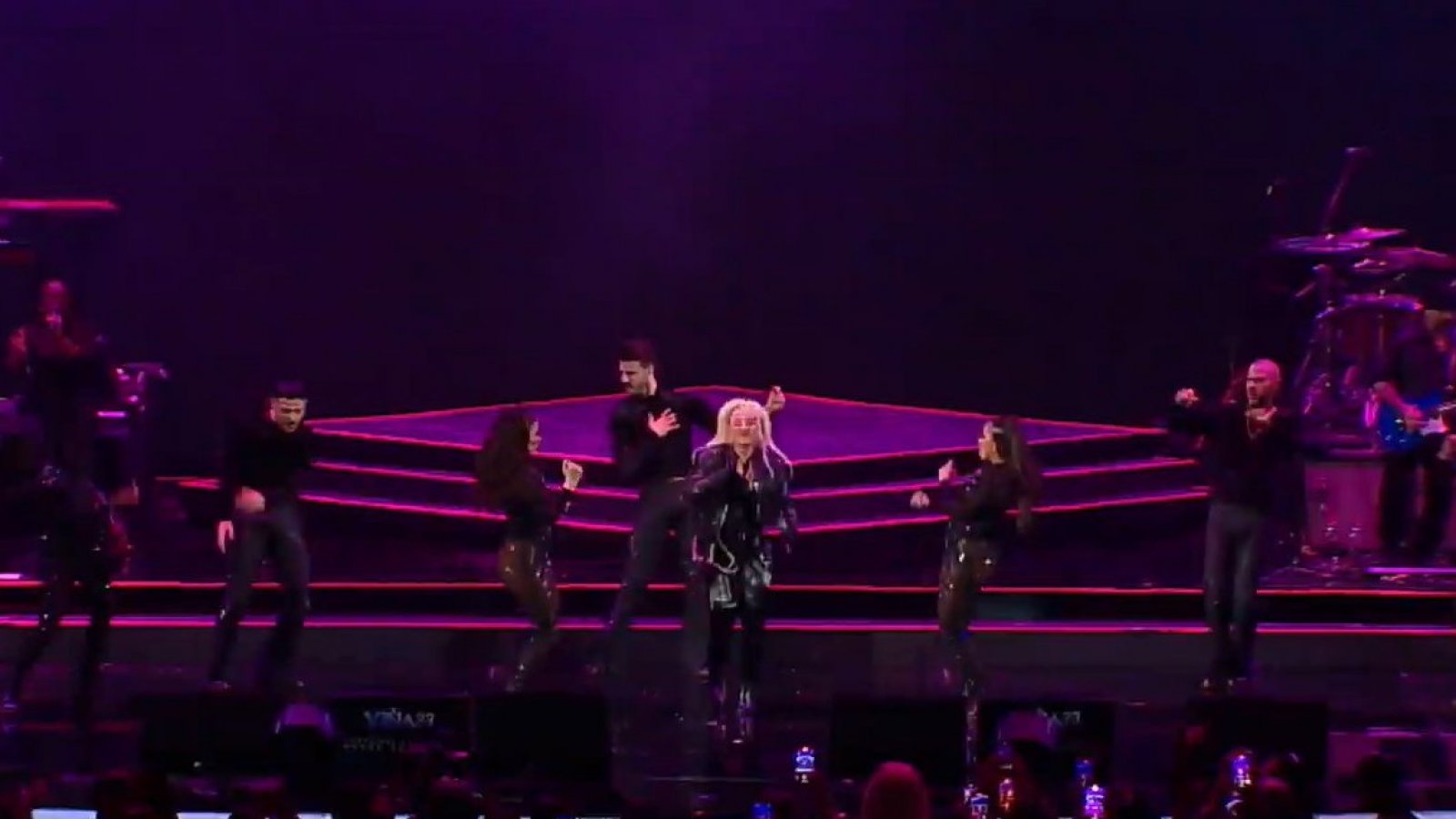 Christina Aguilera lo dejó todo en el escenario
