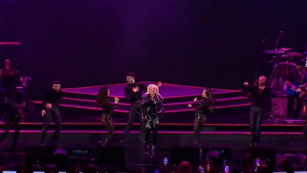 Christina Aguilera lo dejó todo en el escenario
