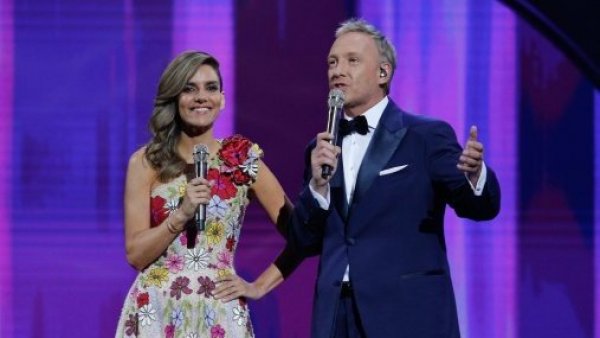 Última noche, último look: María Luisa Godoy cierra el Festival con impresionante vestido de flores
