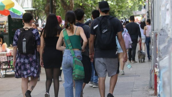 SENCE: abren postulaciones a subsidios para jóvenes y mayores de 55 años

