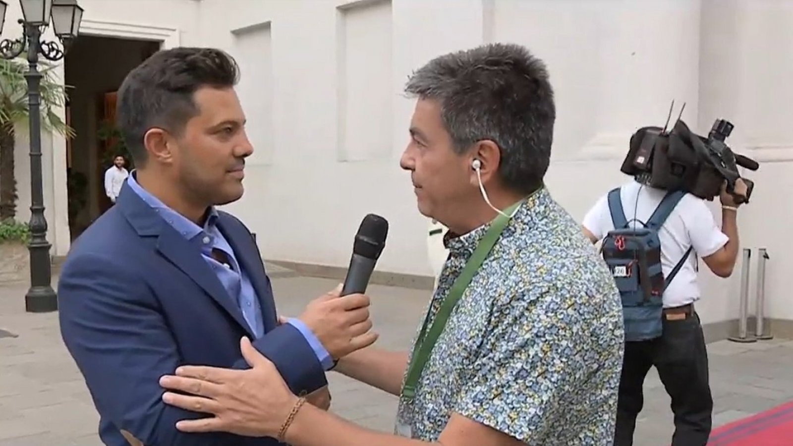 Simón Oliveros recibe los consejos de un histórico de los despachos: Germán Valenzuela
