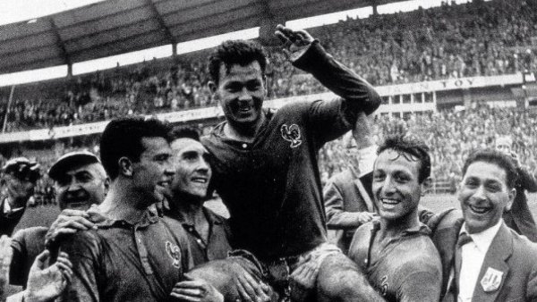 Luto en el fútbol internacional: muere Just Fontaine
