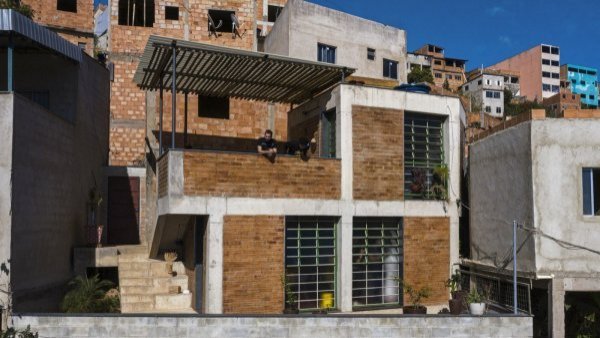 La "mejor casa del año" se construyó en una favela de Brasil
