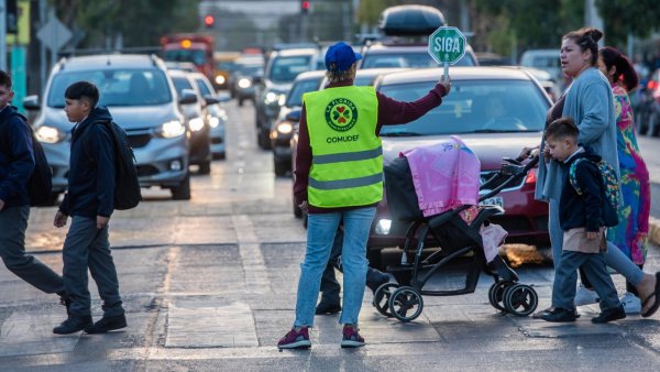 La Florida despliega equipo de brigadistas escolares para resguardar la seguridad vial en inicio de clases
