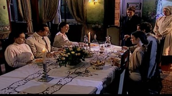 Janette se enfurece al saber que la cena de macarrones la preparó Paola
