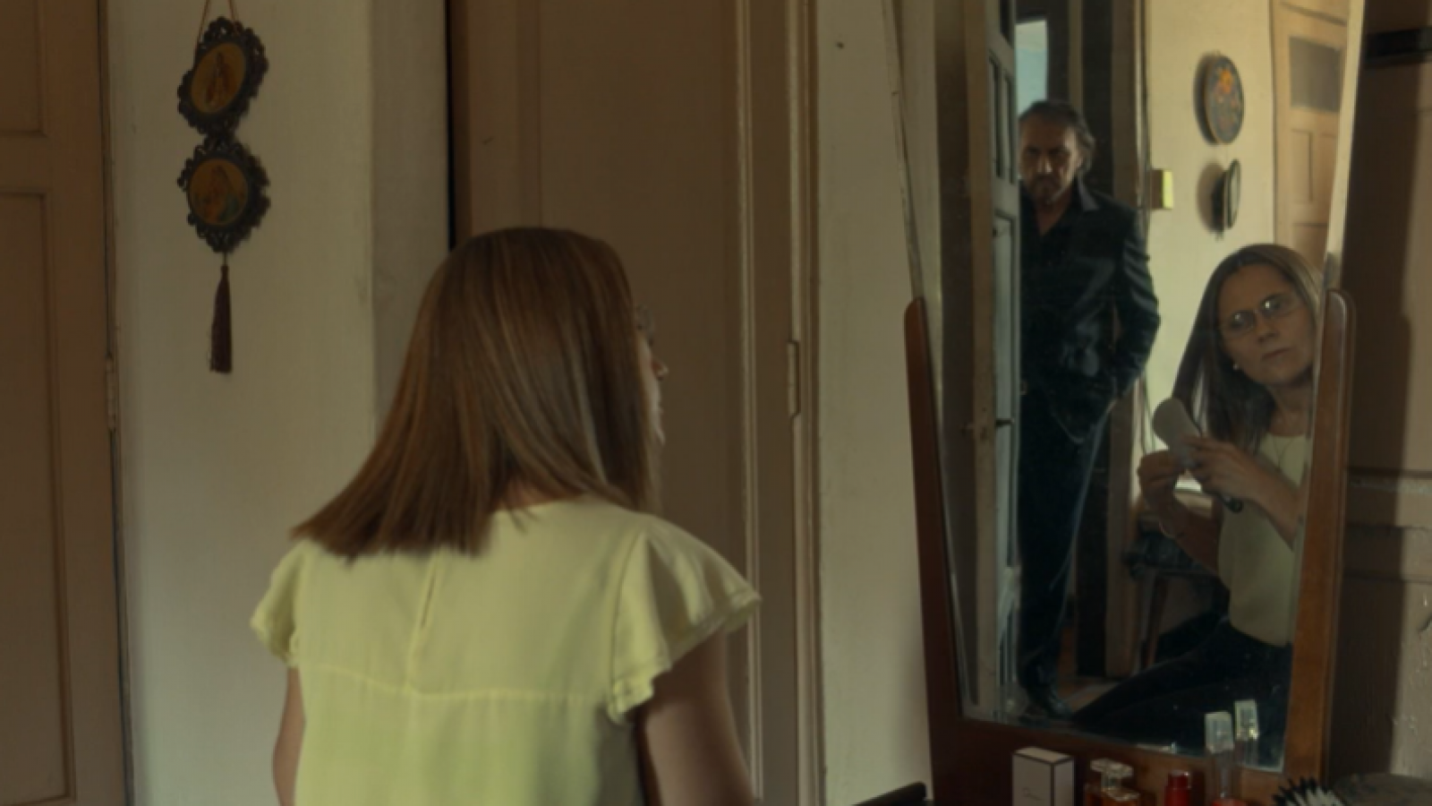 Así fue la aparición de Carlos Pinto en capítulo estreno de Alma Negra
