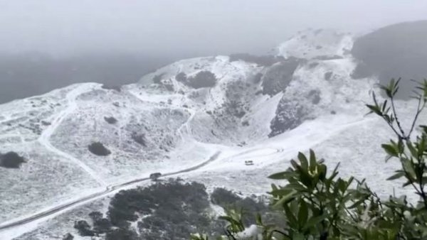 Tormentas de nieve dejan al menos 12 muertos en California

