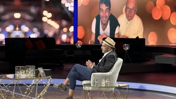 La emoción de Jorge Alís al ver fotografía con su padre
