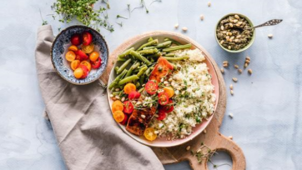 Estos son los alimentos que te ayudarán a fortalecer las defensas este invierno (y cuáles no)