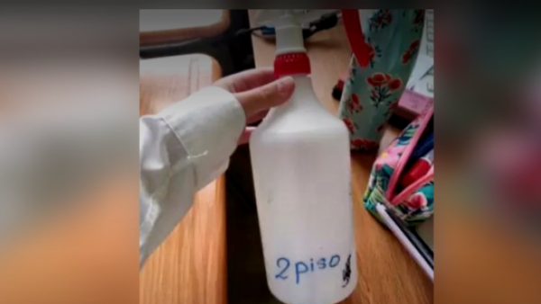 Fue rociado con alcohol en el colegio: Madre de joven afectado cuenta los detalles
