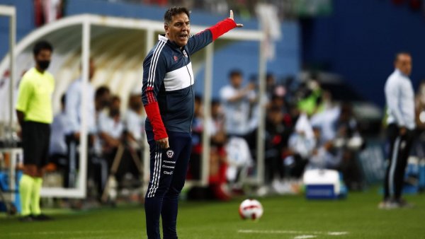 Eduardo Berizzo convocó a seis jugadores del medio local para amistoso con Paraguay
