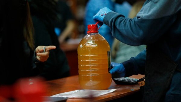 ¿Cómo se provocó la explosión de botellas de chicha en Curicó?
