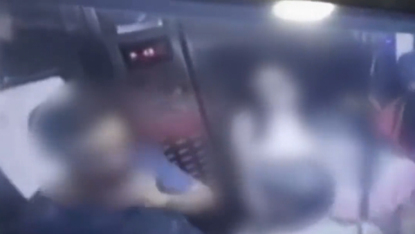 VIDEO | Ascensor cae tras sobrecarga de pasajeros en Brasil
