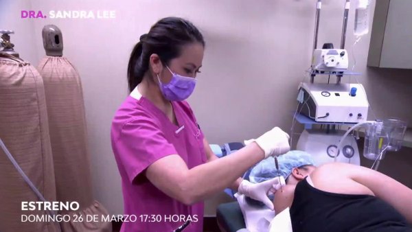 Este domingo es el estreno de la Dra. Sandra Lee en TVN: Mira un adelanto
