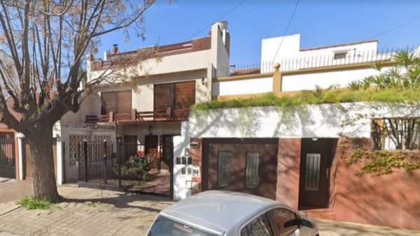 Anciana encendió una vela para tener luz en su casa pero provocó un incendio que terminó con su vida
