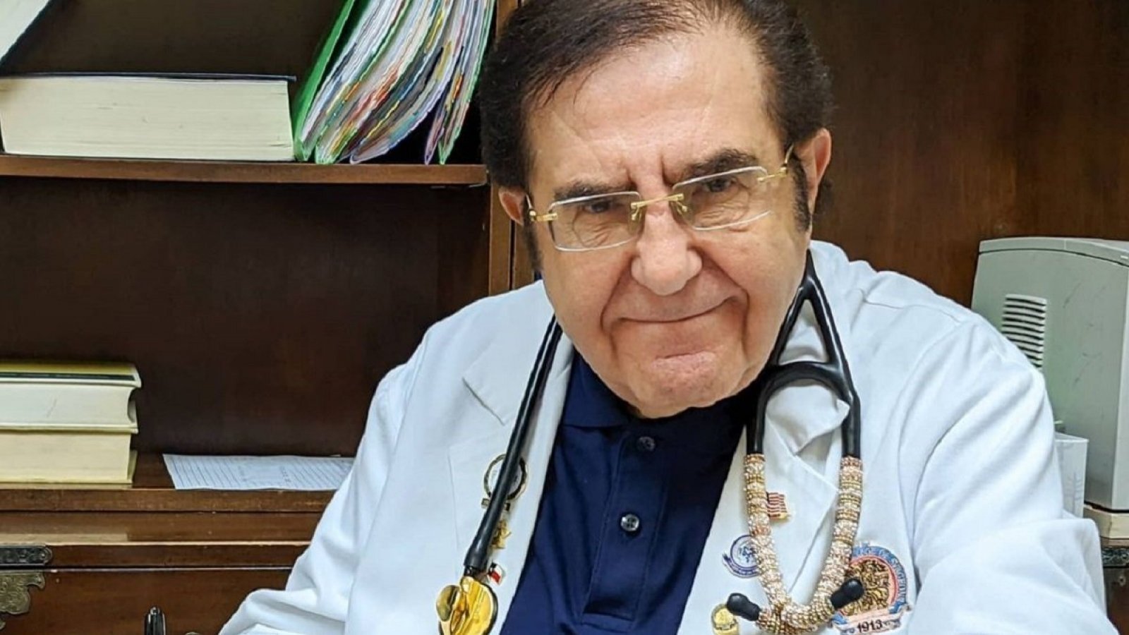 Quilos Mortais - Younan Nowzaradan, MD, FACS, um dos médicos de perda de  peso mais experientes e bem informados. Popularmente conhecido como Dr.  Now, ele é um cirurgião geral e vascular que